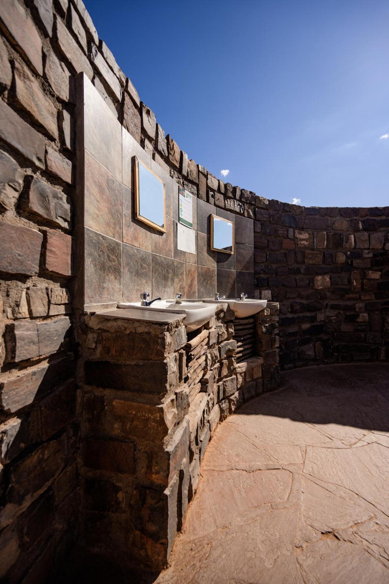 Canyon Roadhouse Campsite Fish River Canyon Ruang foto